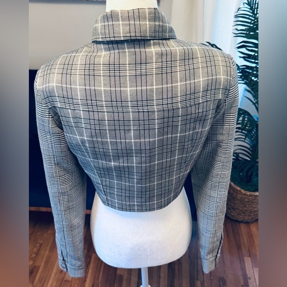 Plaid Gray, Black and White Women's Cropped Jacket (The Seek) - Picture 5 of 11
